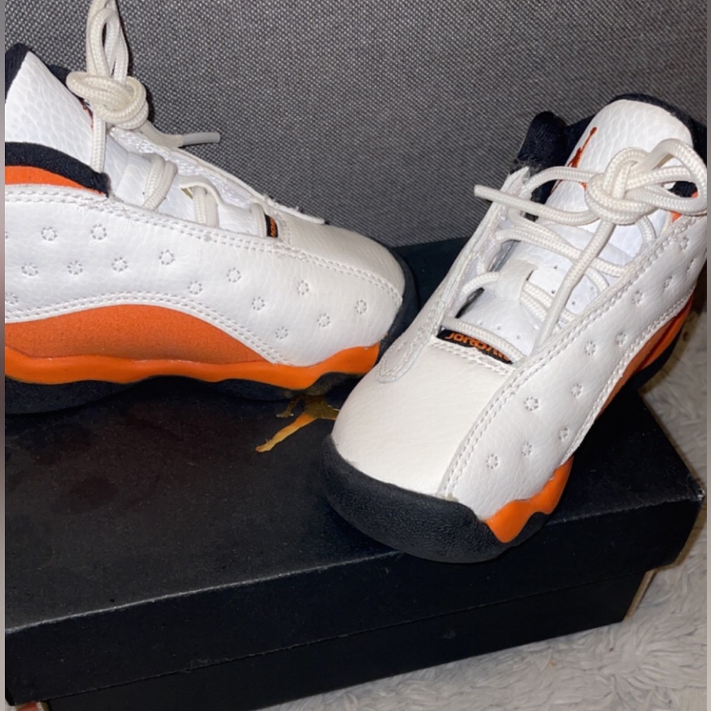 TODDLER JORDAN RETRO 11 FAIRLY NEW!!